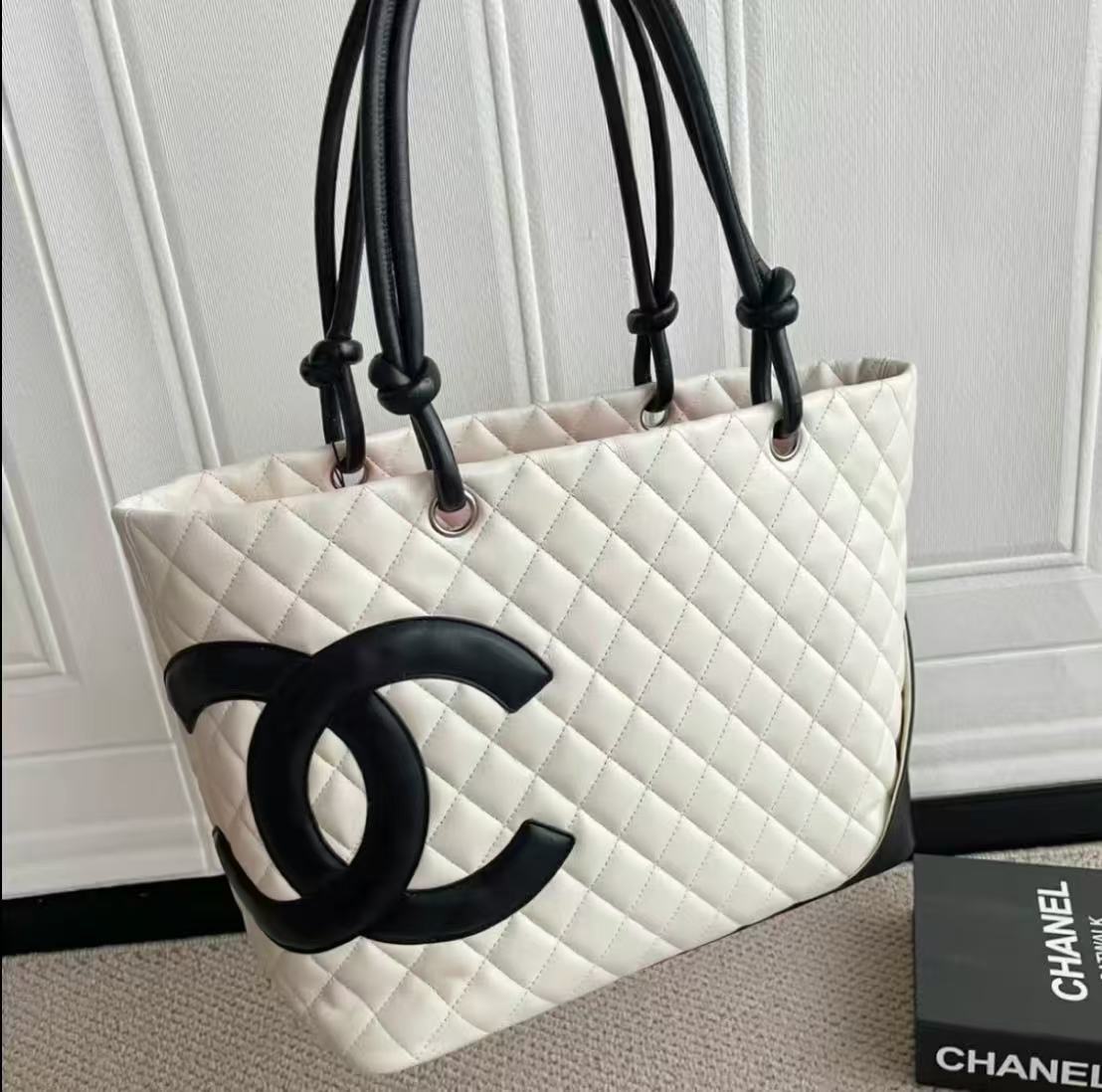 95新 Chanel/香奈儿 Chanel康鹏黑白拼手提包