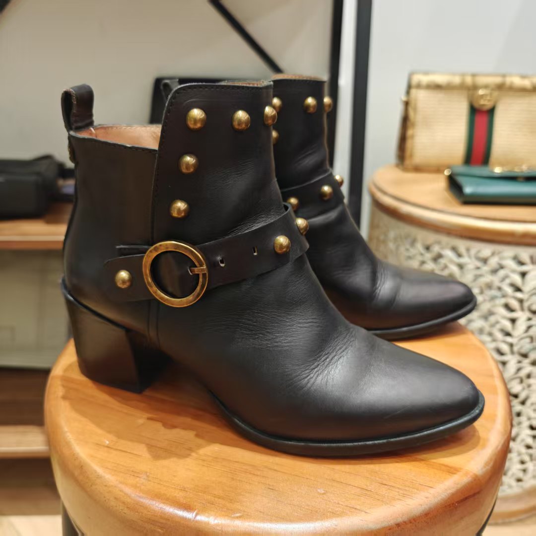 95新 乐途仕黑色柳钉短靴